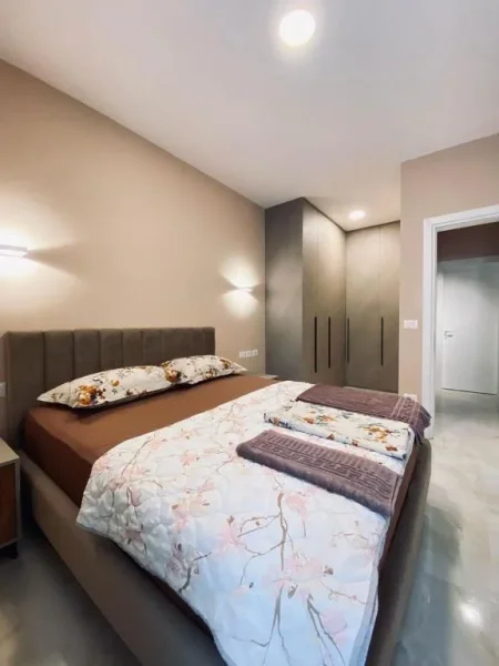 The spacious apartment with a terrace -  Garden Building Apartment - Rruga e Kavajës, Tirana