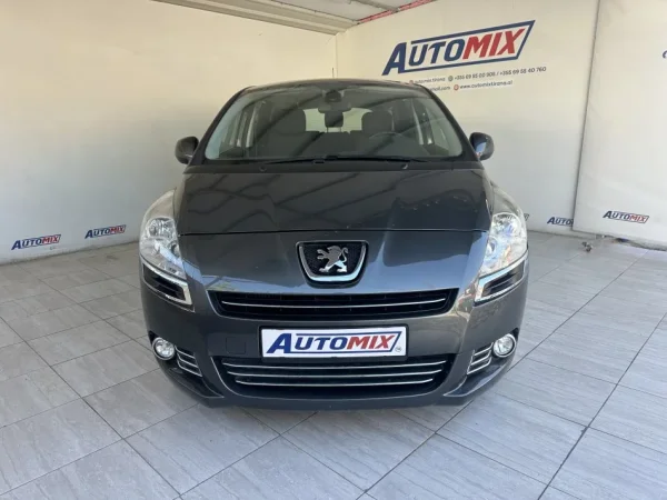 Tirane, shes makine PEUGEOT 5008 Nafte, gri e erret manuale Klima 201.000 km 5.300 €