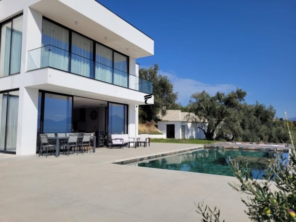 Tirane, jepet me qera apartament 5+1 Kati 2, 3.250 m² 7.000 € (VORE)