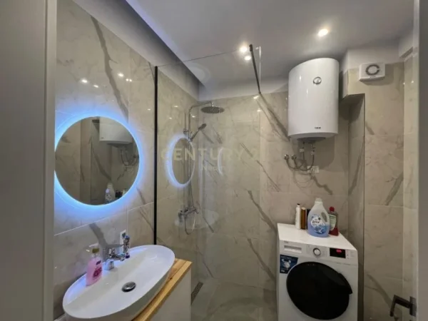 Tirane, jepet me qera apartament 2+1 Kati 3, 100 m² 1.200 € (liqeni i thate)