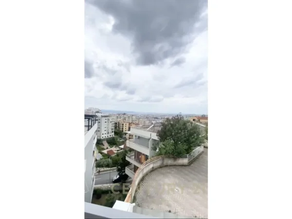 Tirane, shitet apartament 2+1 Kati 2, 83 m² 96.000 € (fresk)