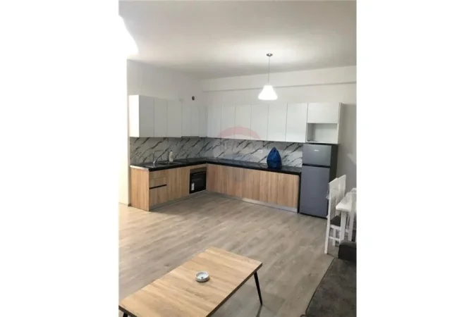 Tirane, jepet me qera apartament 1+1 Kati 3, 90 m² 450 € (Kompleksi Mangalem)