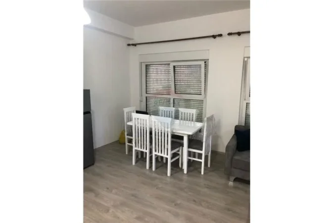 Tirane, jepet me qera apartament 1+1 Kati 3, 90 m² 450 € (Kompleksi Mangalem)