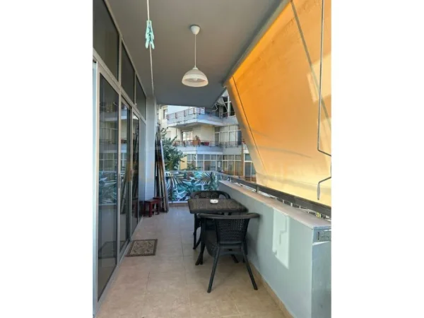 Tirane, jepet me qera apartament 3+1+Ballkon Kati 2, 124 m² 900 € (Tregu Elektrik)