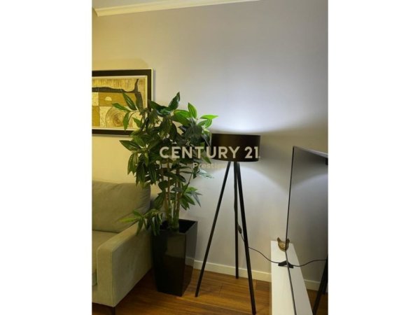 Tirane, jepet me qera apartament 2+1+Ballkon Kati 0, 147 m² 700 € (Rruga Eduart Mano)