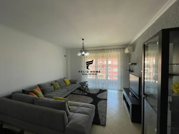 Tirane, jepet me qera apartament 2+1 Kati 5, 120 m² 650 € (XHAMLLIKU)