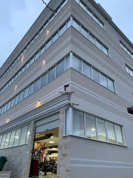 Tirane, shitet ambjent biznesi Kati 5, 760 m² 266.000 € (PEZE)