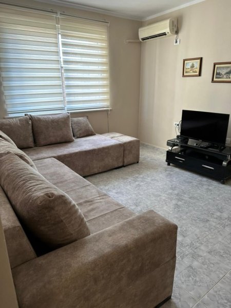 Tirane, jepet me qera apartament 1+1+Aneks+Ballkon Kati 5, 60 m² 500 € (RRUGA E KAVAJES XHAMIA)