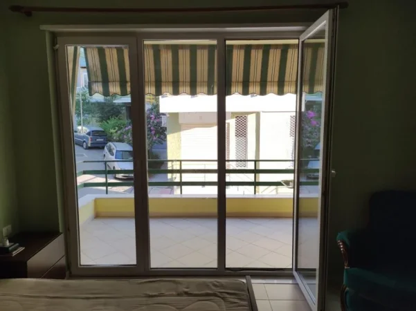 Tirane, jepet me qera apartament 2+1+Ballkon Kati 2, 115 m² 600 € (LIQENI I THATE)