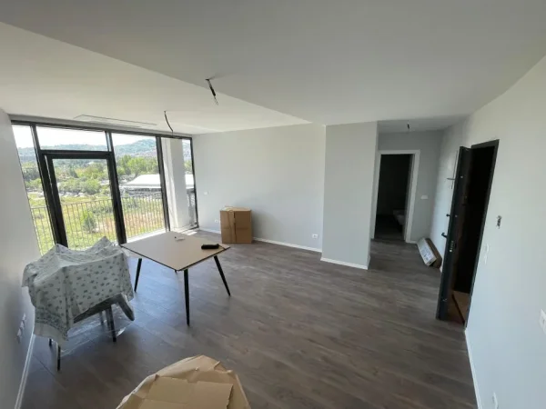 Tirane, jepet me qera zyre , 74 m² 650 € (Rruga e Kosovareve)