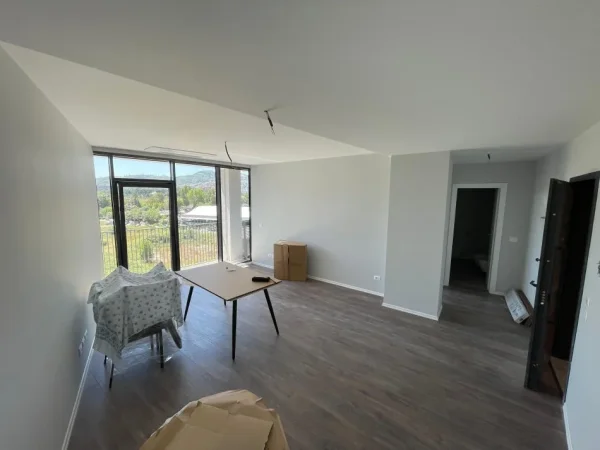 Tirane, jepet me qera zyre , 74 m² 650 € (Rruga e Kosovareve)