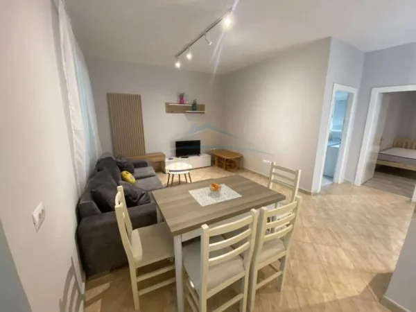 Tirane, jap me qera apartament 2+1 Kati 2, 600 € 