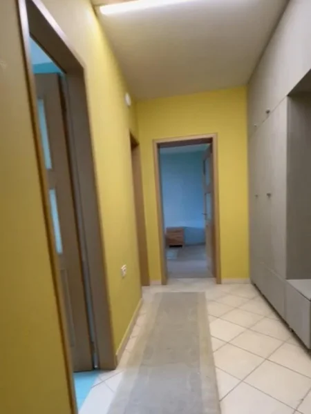 Tirane, jepet me qera apartament 2+1 , 70 m² 450 € (Ish Restorant Durresit)