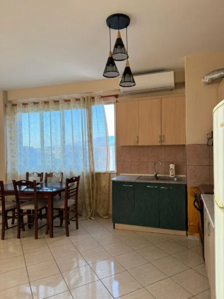 Tirane, jepet me qera apartament 2+1+Ballkon Kati 7, 95 m² 400 € (astir . prane wellit)