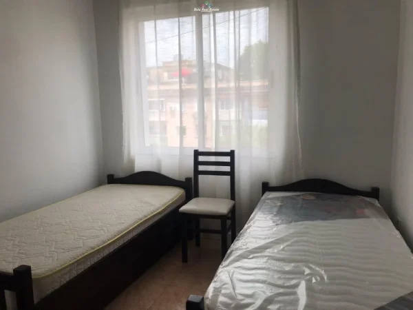 Tirane, jepet me qera apartament 2+1 Kati 4, 75 m² 550 € (rruga e durresit)