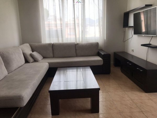 Tirane, jepet me qera apartament 2+1 Kati 4, 75 m² 550 € (rruga e durresit)
