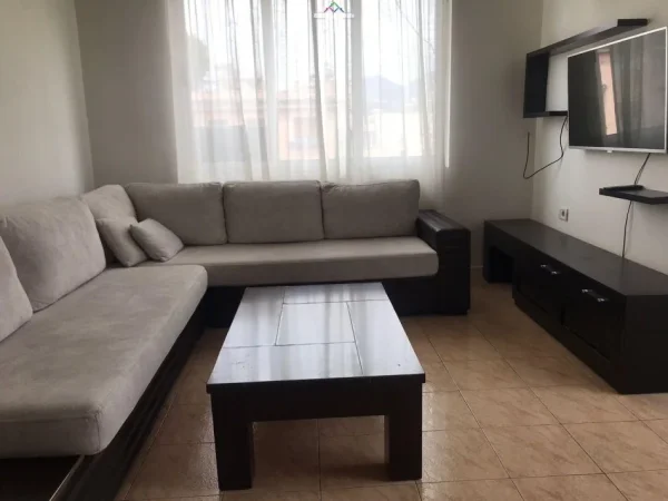 Tirane, jepet me qera apartament 2+1 Kati 4, 75 m² 550 € (rruga e durresit)