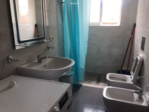 Tirane, jepet me qera apartament 2+1 Kati 4, 75 m² 550 € (rruga e durresit)