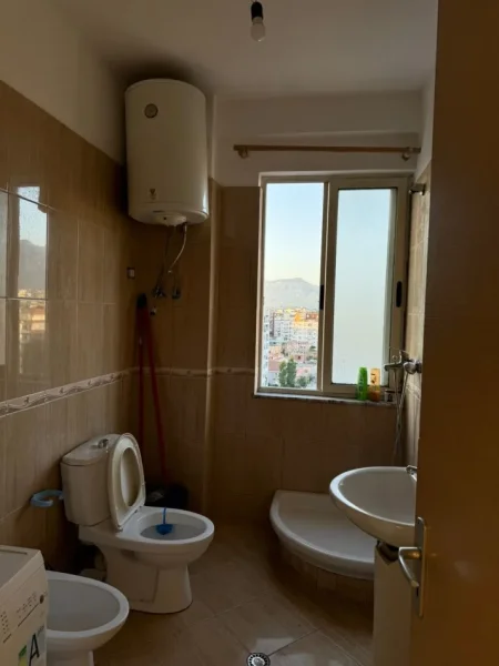 Tirane, jepet me qera apartament 2+1+Ballkon Kati 7, 95 m² 400 € (astir . prane wellit)