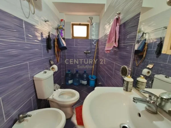 Tirane, shitet apartament 2+1 Kati 2, 110 m² 180.000 € (laprake)