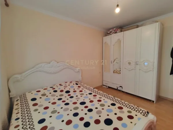 Tirane, shitet apartament 2+1 Kati 2, 110 m² 180.000 € (laprake)