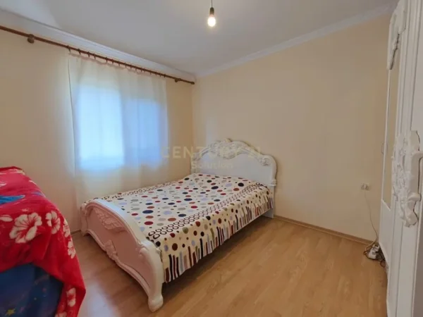 Tirane, shitet apartament 2+1 Kati 2, 110 m² 180.000 € (laprake)