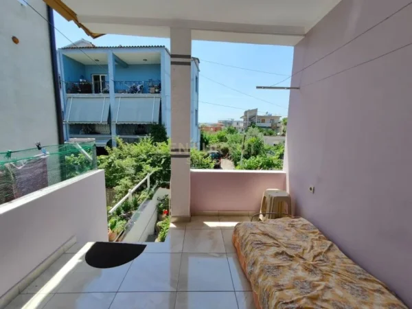 Tirane, shitet apartament 2+1 Kati 2, 110 m² 180.000 € (laprake)