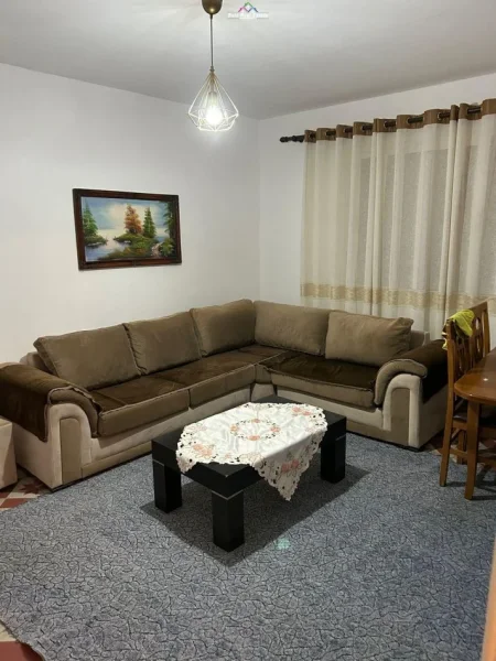 Tirane, jepet me qera apartament 2+1 Kati 4, 84 m² 400 € (ali demi)