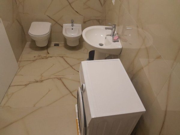 Tirane, jepet me qera apartament 1+1 Kati 3, 65 m² 460 € (Rruga: Marie Kraja,)