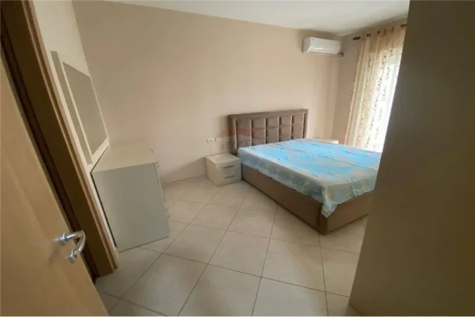 Tirane, jepet me qera apartament 2+1 Kati 2, 93 m² 550 € (Rruga e Kavajës)