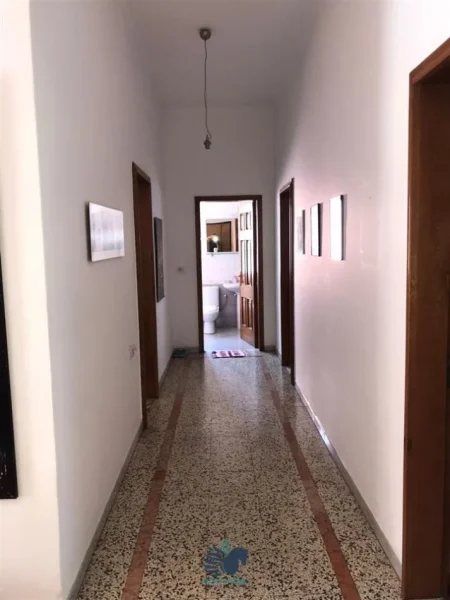 Tirane, jepet me qera apartament 3+1+Ballkon Kati 3, 154 m² 800 € (Rruga e Dibres)