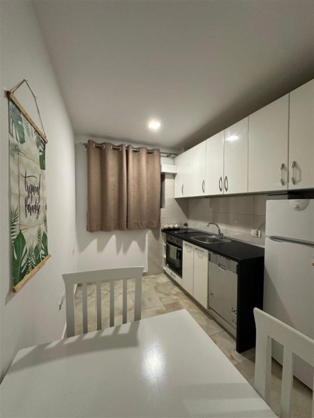 Tirane, jepet me qera apartament 1+1 Kati 3, 70 m² 550 € (vasil shanto)