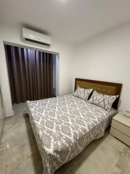 Tirane, jepet me qera apartament 1+1 Kati 3, 70 m² 550 € (vasil shanto)
