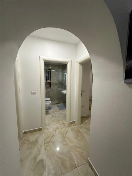Tirane, jepet me qera apartament 1+1 Kati 3, 70 m² 550 € (vasil shanto)