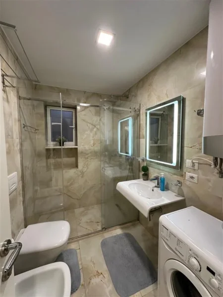 Tirane, jepet me qera apartament 1+1 Kati 3, 70 m² 550 € (vasil shanto)