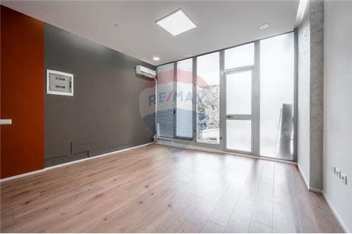 Tirane, jepet me qera zyre Kati 1, 36 m² 400 € (Rruga Milto Tutulani - Tirana e Re - Sheshi Willson)