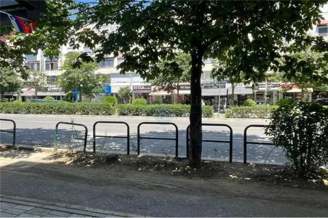 Tirane, shitet dyqan Kati 0, 44 m² 330.000 € (Rruga Muhamet Gjollesha - Kryqezimi i Vasil Shantos)