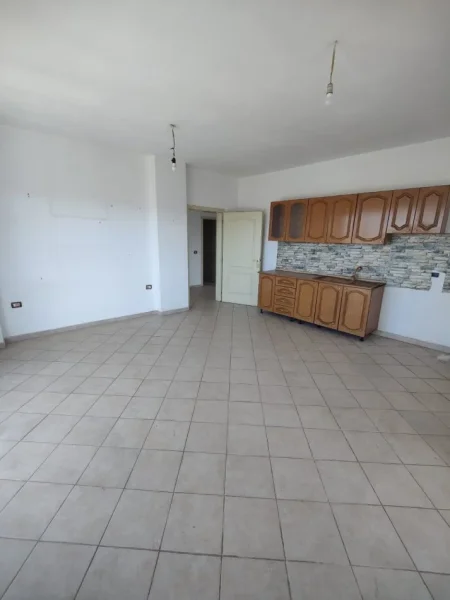 Tirane, shitet apartament 2+1+Ballkon Kati 8, 132 m² 138.000 € (yzberisht)