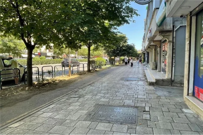 Tirane, shitet dyqan Kati 0, 44 m² 330.000 € (Rruga Muhamet Gjollesha - Kryqezimi i Vasil Shantos)