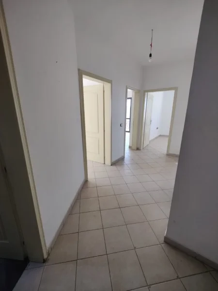 Tirane, shitet apartament 2+1+Ballkon Kati 8, 132 m² 138.000 € (yzberisht)