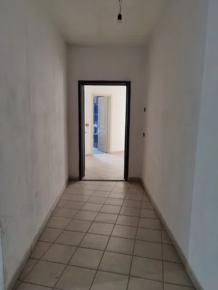 Tirane, shitet apartament 2+1+Ballkon Kati 8, 132 m² 138.000 € (yzberisht)
