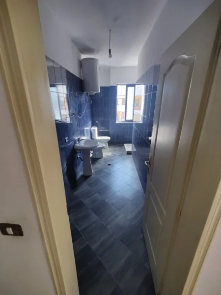 Tirane, shitet apartament 2+1+Ballkon Kati 8, 132 m² 138.000 € (yzberisht)