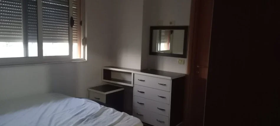 Tirane, jepet me qera apartament 2+1+Ballkon Kati 8, 75 m² 400 € (astir , prane vila L1)