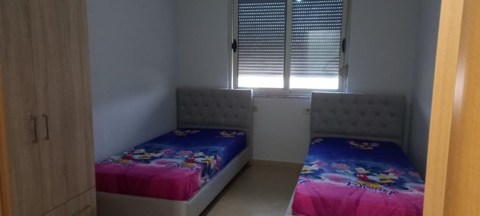 Tirane, jepet me qera apartament 2+1+Ballkon Kati 8, 75 m² 400 € (astir , prane vila L1)