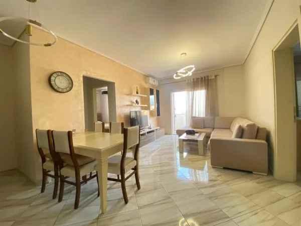Tirane, jepet me qera apartament 2+1 Kati 9, 100 m² 700 € (myslym shyri)