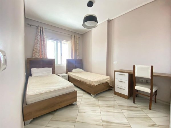 Tirane, jepet me qera apartament 2+1 Kati 9, 100 m² 700 € (myslym shyri)