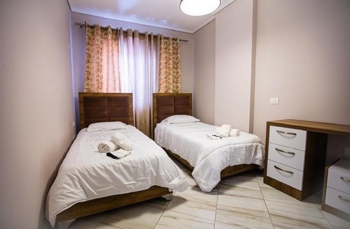 Tirane, jepet me qera apartament 2+1 Kati 9, 100 m² 700 € (myslym shyri)