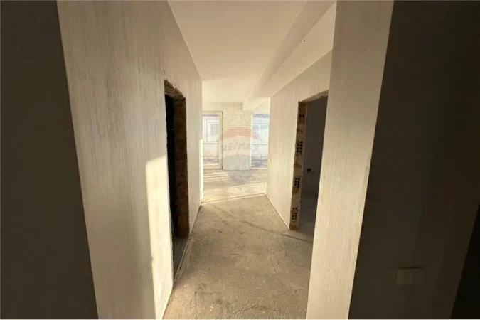 Tirane, shitet apartament 1+1 , 103 m² 109.000 € (Amerikan 3)