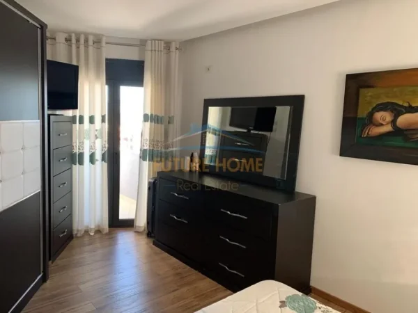 Tirane, jepet me qera apartament 2+1 Kati 4, 85 m² 450 € (Unaza e Re)