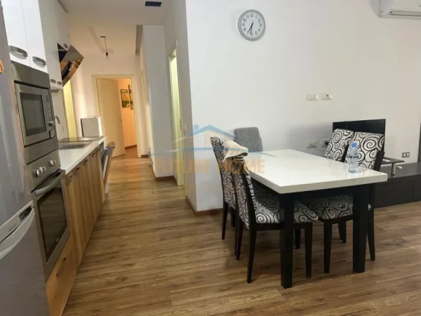 Tirane, jepet me qera apartament 2+1 Kati 4, 85 m² 450 € (Unaza e Re)